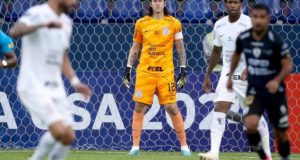 Cássio desabafa após eliminação na Libertadores: “Agora é ver quem é jogador para nível do Corinthians”