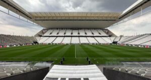 Corinthians faz oferta à Caixa para quitar estádio