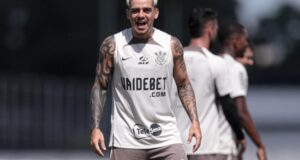 Fagner pode alcançar marca importante pelo Corinthians na Sul-Americana